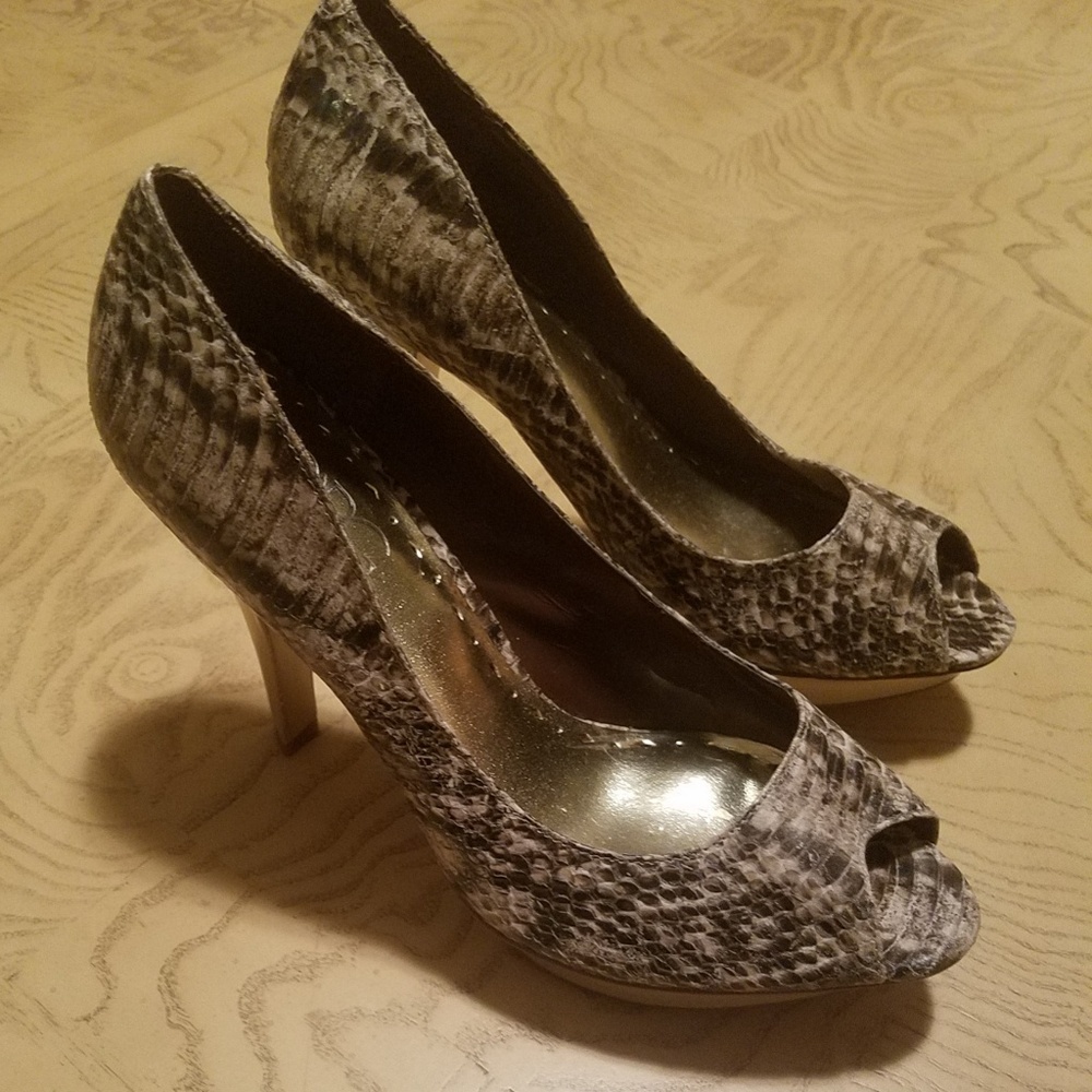 PRICE DROPBCBG Paris snakeskin print heels - 8 ❣